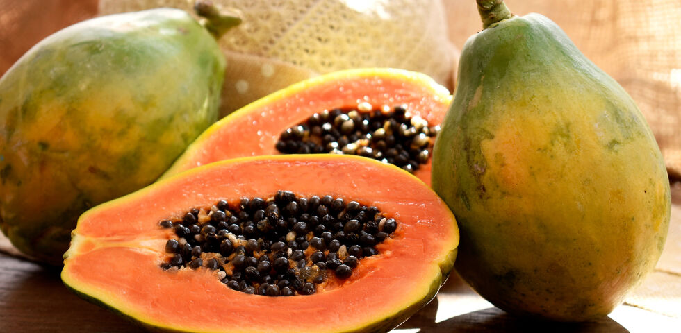 Papaya Ernährung - Das Enzym Papain ist in Papayas enthalten. - © Shutterstock