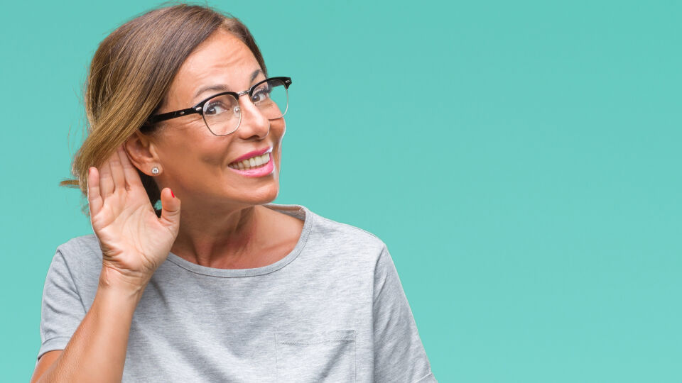Ohr Hören - Man sollte das Gehör regelmäßig vom HNO-Arzt überprüfen lassen. - © Shutterstock