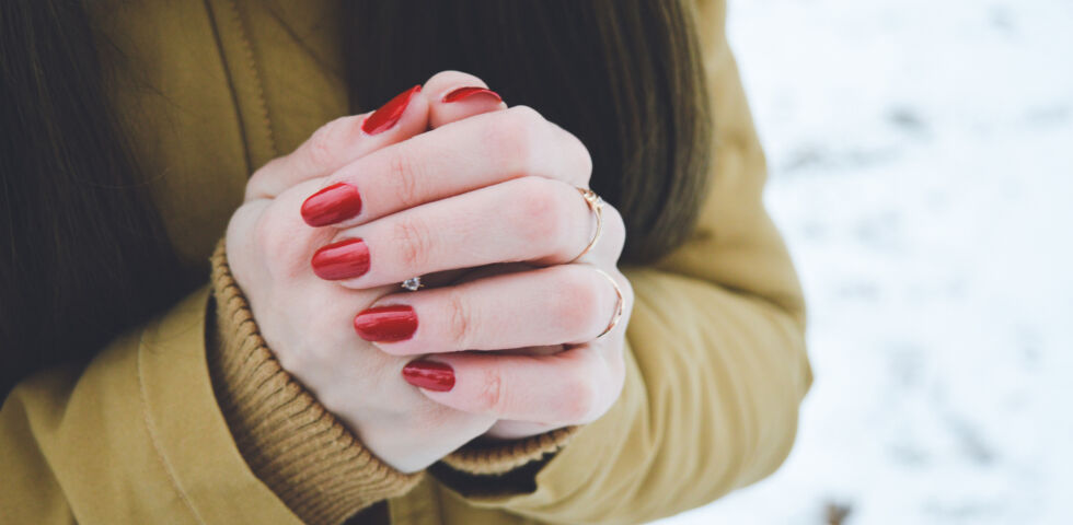 Finger Hände Winter Fingernägel - © Shutterstock
