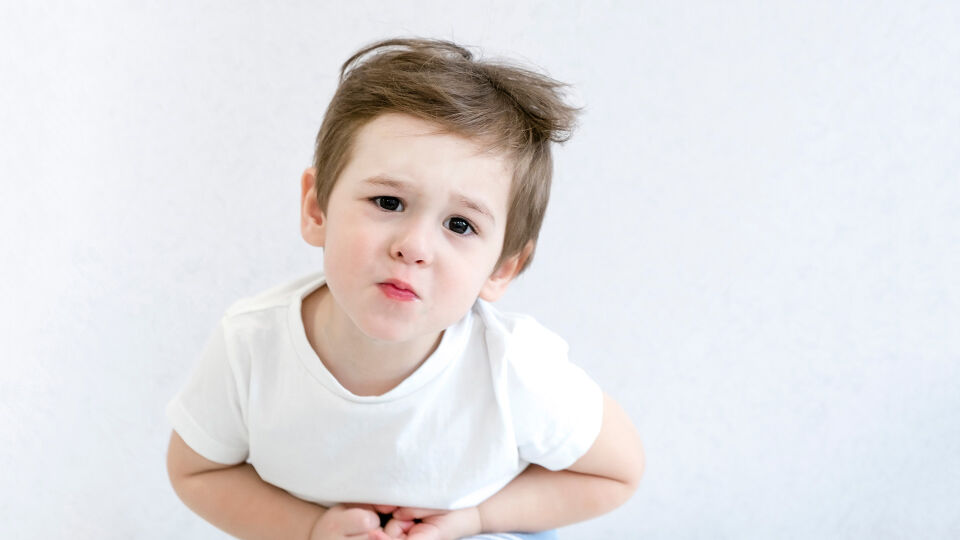 Kind Bauchschmerzen - Durchfall kann gefährlich werden. - © Shutterstock