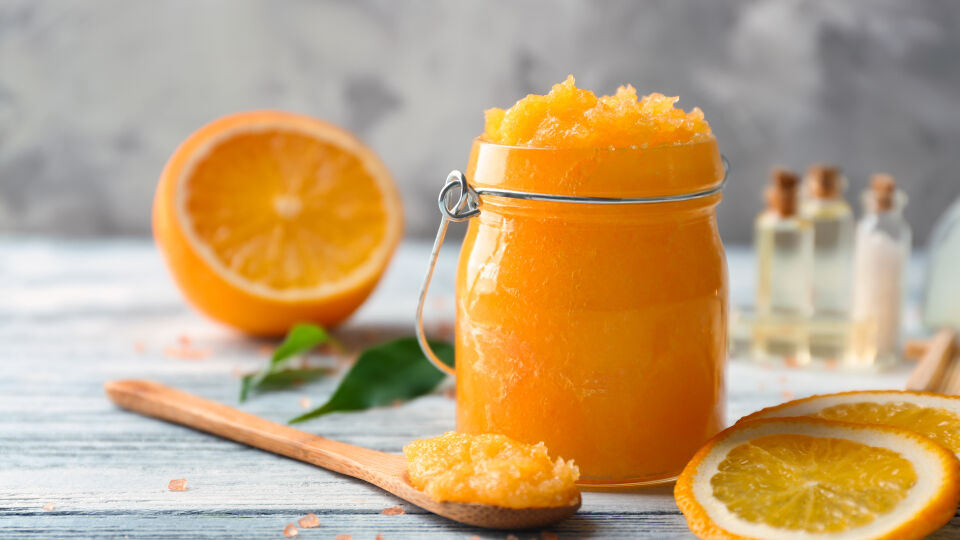 Fruchtfleisch einer Orange Kosmetik - Die Orange sorgt für eine frische und rosige Gesichtshaut. - © Shutterstock