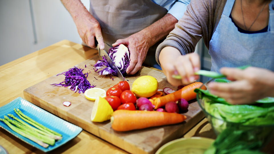 Ernährung Kochen Gesund - © Shutterstock