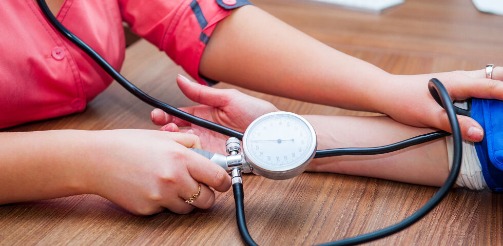 Blutdruck - Frauen in den Wechseljahren sollten besonders auf ihren Blutdruck achten. - © Shutterstock