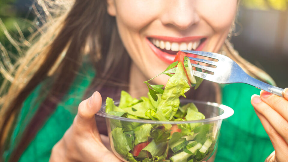 Salat_Shutterstock_288126602 - Frische, gesunde Lebensmittel sollten Fertigprodukten vorgezogen werden. - © Shutterstock